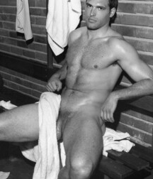 Gay Porn Les Beaux Mecs Célèbres 6164a3530444a.jpg