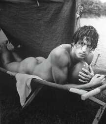 Gay Porn Les Beaux Mecs Célèbres 6164a387ea0f3.jpg