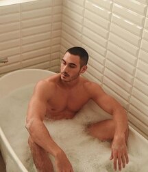 Gay Porn Les Beaux Mecs Célèbres 6164a42dd1f85.jpg