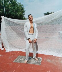 Gay Porn Les Beaux Mecs Célèbres 6164a43921ee0.jpg