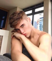 Lucas Dell et Olaf Mortenson Twink Tube 6182aee5307e4.jpg