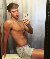 Lucas Dell et Olaf Mortenson Twink Tube 6182afe25e7ce.jpg