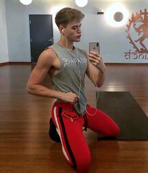 Lucas Dell et Olaf Mortenson Twink Tube 6182afe6605ce.jpg