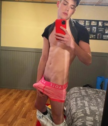 Minet Selfies gay porn tube 61913c7216145.jpg
