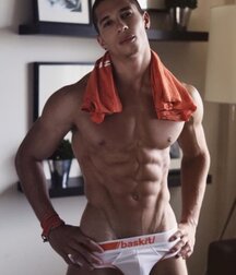 Faites descendre les slips, shorts ect gay porn 61a678f402af4.jpg