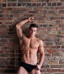 Modéles Hots Twink Tube Guys 62a36624a377b.jpg