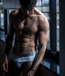 Built Models Hot Guys Bodies 62a3b02edacce.jpg