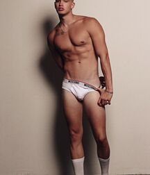 Built Models Hot Guys Bodies 62a3b0b01cbb9.jpg