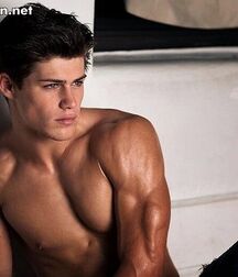 Built Models Hot Guys Bodies 62a3b0c1d07b5.jpg