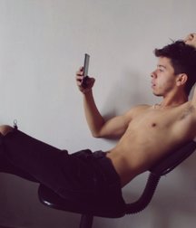 Cute boys 5 5de8085b3a8f8.jpg