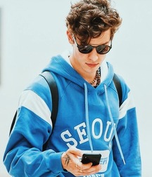 Cute boys 5dee0fc224744.jpg