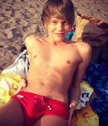Belleza de muchachos 5dfbad33eb0ea.jpg