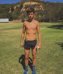 Belleza de muchachos 5dfbad3edcd0f.jpg