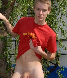 Cute blond boy get naked 5e45b7f7c47fb.jpg