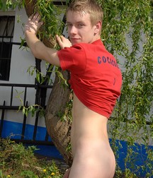 Cute blond boy get naked 5e45b7fee4a54.jpg