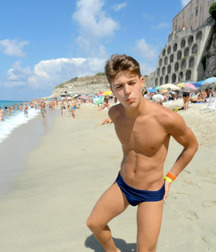 I like all these cute boys  5e9390963bb9b.jpg