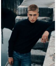 Max Turland cute boy fashion model gay 5ec6c31099ffb.jpg