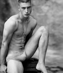 Max Turland cute boy fashion model gay 5ec6c31712715.jpg