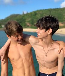 Jungs Schönheit * Bellezza dei ragazzi 5ed6a294d4429.jpg