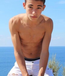 Bare chest cute boys gay tube 5ff75b2712605.jpg