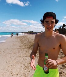 Bare chest cute boys gay tube 5ff75b2bac501.jpg