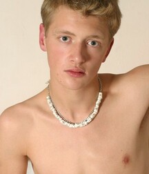 Leiru blond gay porn model 601868cc52631.jpg