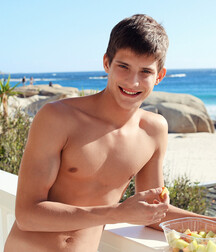 Danny bright smile gay boy porn 6095989d8d4f7.jpg