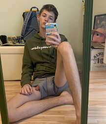 This guy likes to take selfies with his cock boys porn 60e6ff8e1f4d3.jpeg
