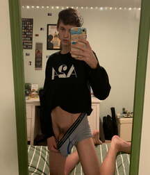 This guy likes to take selfies with his cock boys porn 60e6ff8fea7d9.jpeg