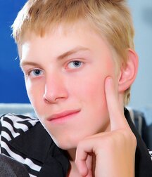 Brad cute gay porn model shows off