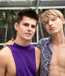 Chase y Seth gay porn models have fun