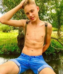 Dan 08 Guys in Jeans Shorts 5e0a75b6727e5.jpeg