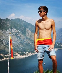 Dan 08 Guys in Jeans Shorts 5e0a75c2c2085.jpeg