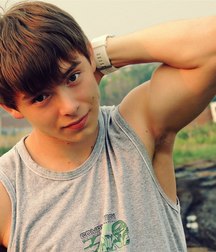 I like cute boys 5dec8e1740ae1.jpg