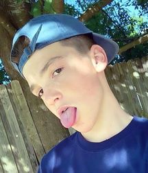 I like cute boys 5dec8e4b3dd94.jpg