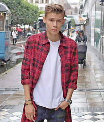Cute boys 5deead334befc.png