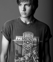 Cute boys 3 5df2bca21cc2f.png