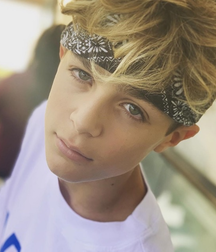 Cute boys 4 5df2d337d91b8.png
