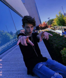 Cute boys 6 5df508255c726.png