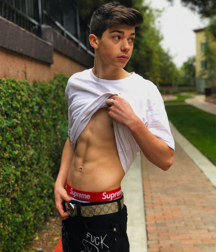 Cute boys 6 5df508d51018c.png