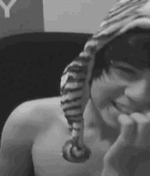 Cute boys 11 5df90b514a46e.gif