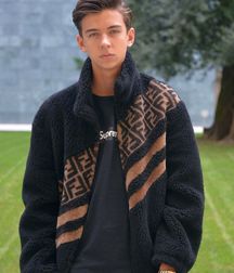 Cute boys 14 5dfaa24b19cd5.jpeg