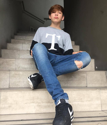Cute boys 16 5dfbafbd57990.png