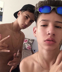 Cute boys 16 5dfbafd09e5df.jpeg
