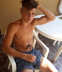 Cute boys 16 5dfbafe58e24a.png