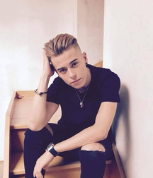 Cute boys 17 5dfbe2947b687.png
