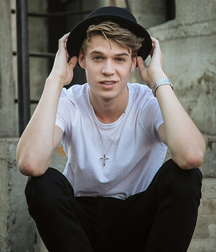 Cute boys 17 5dfbe2aca3f65.png