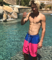 Cute boys 18 5dfce5f566962.png