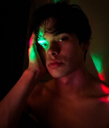 Cute boys 18 5dfce646a832f.png
