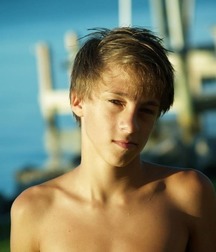 Cute boys 19 5dfd322f2f64e.jpeg